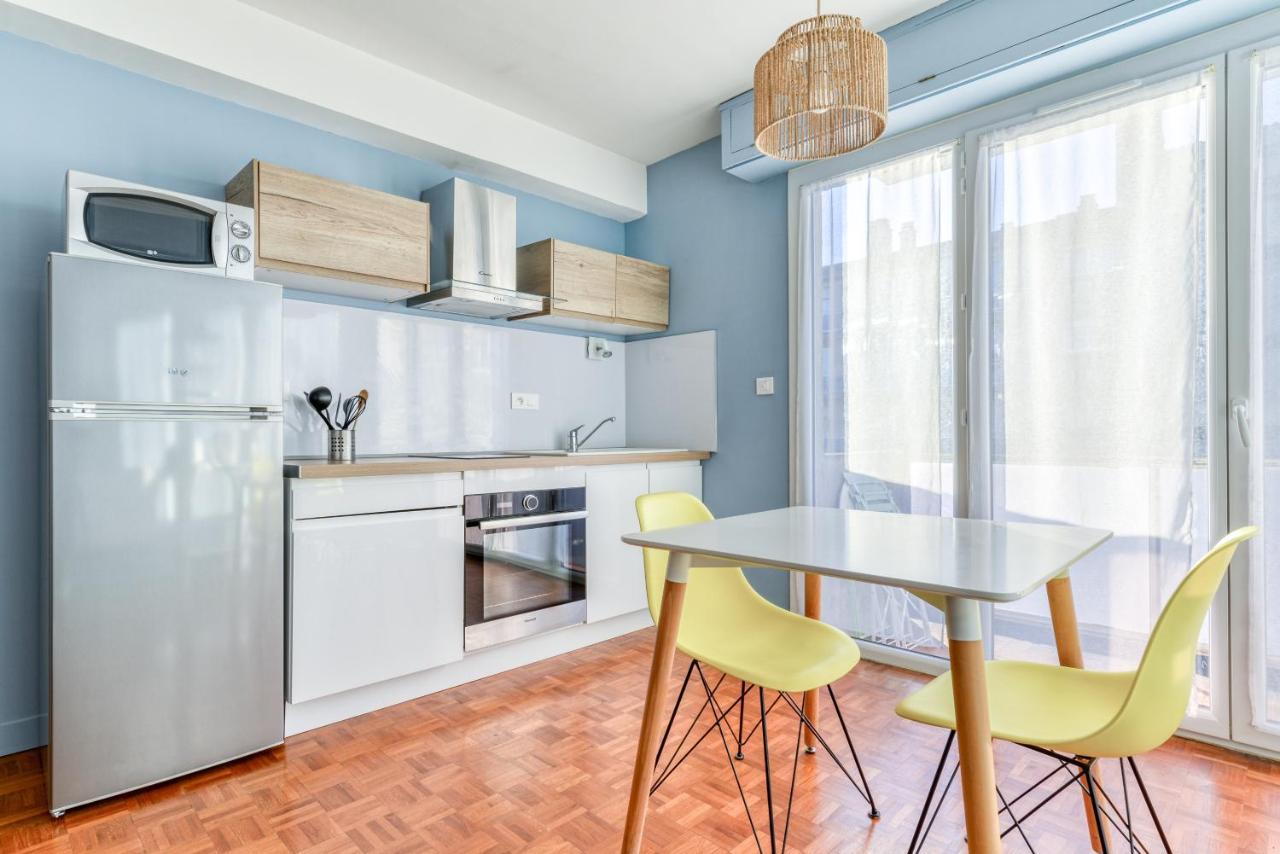 Les Couleurs Du Monde ! Parking Et Balcon Apartment Carcassonne Exterior foto